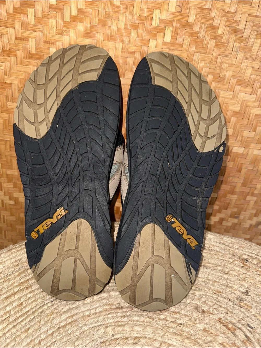 Teva Mush II Leather Flip Flop Sandals Men’s US 9 Taupe Comfort